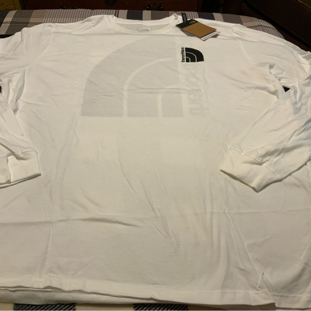 NWT THE NORTH FACE men’s long sleeve shirt.  Size XXL.